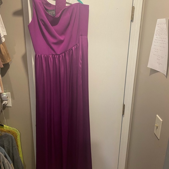 Vera wang bridesmaids dresses - Picture 2 of 2